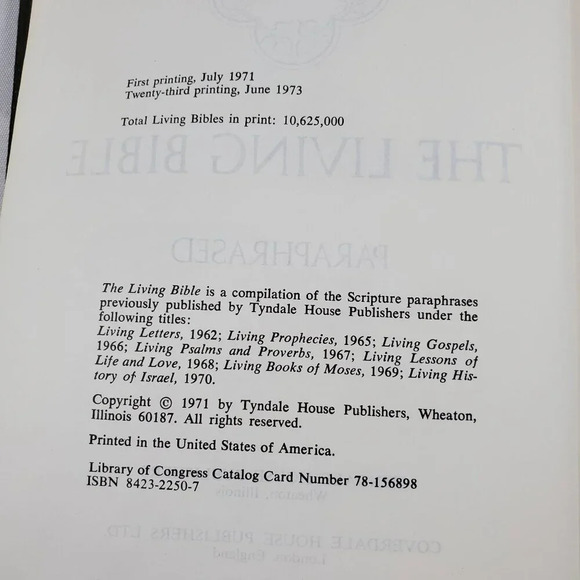 The Living Bible Paraphrased Book Padded Hardcover Edition 1973 - Picture 7 of 9
